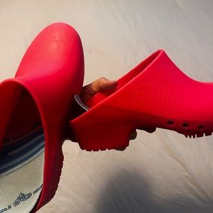 Calzuro clogs like new